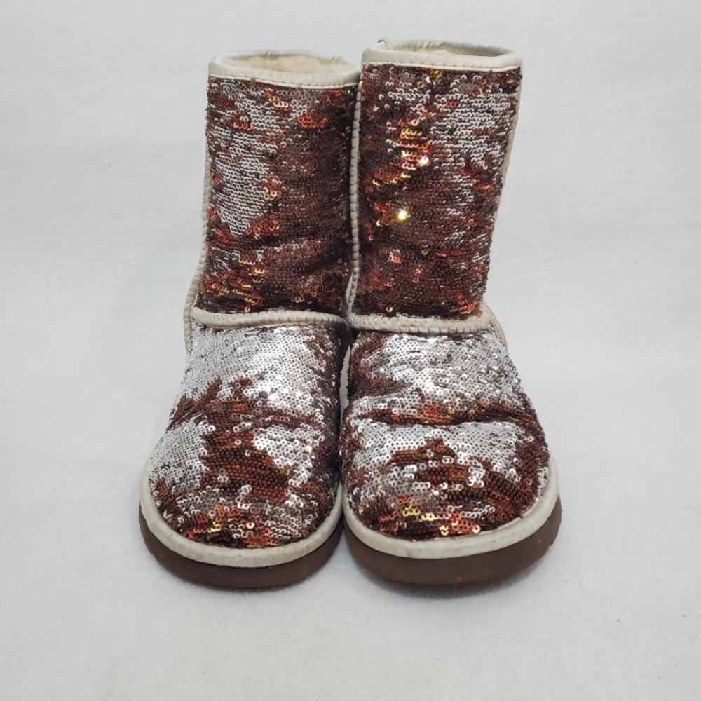 👠UGG Australia Classic Short  Flip Sequin Silver /Champagne Size:8